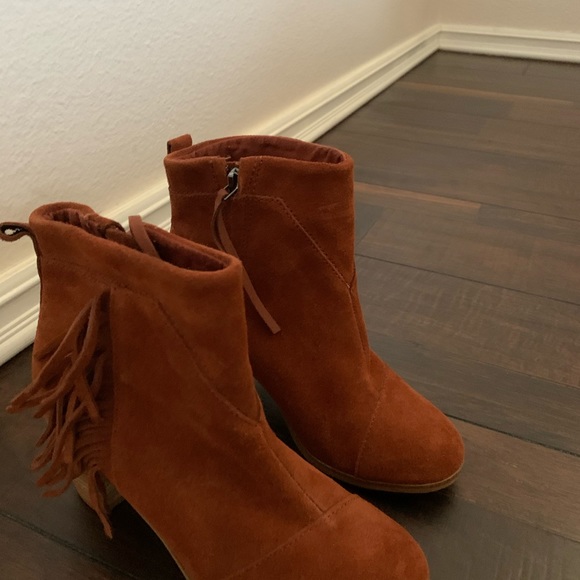 toms fringe booties